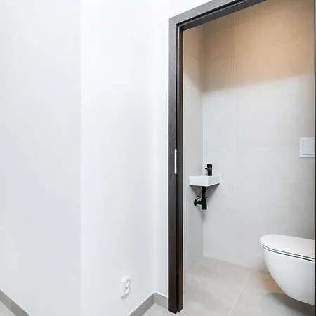 Spacious Apartment Near Prague Center Exteriér fotografie
