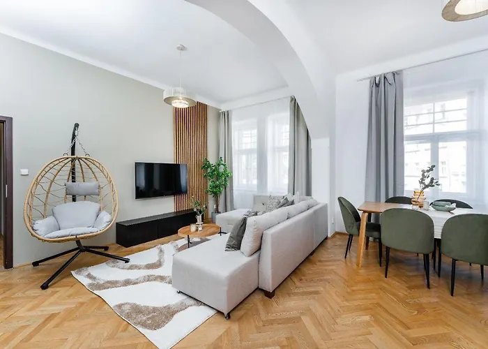Spacious Apartment Near Prague Center